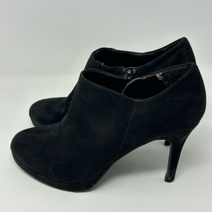 90’s Liz Claiborne Black Suede Side Zip‎ Ankle Booties Heeled Boots